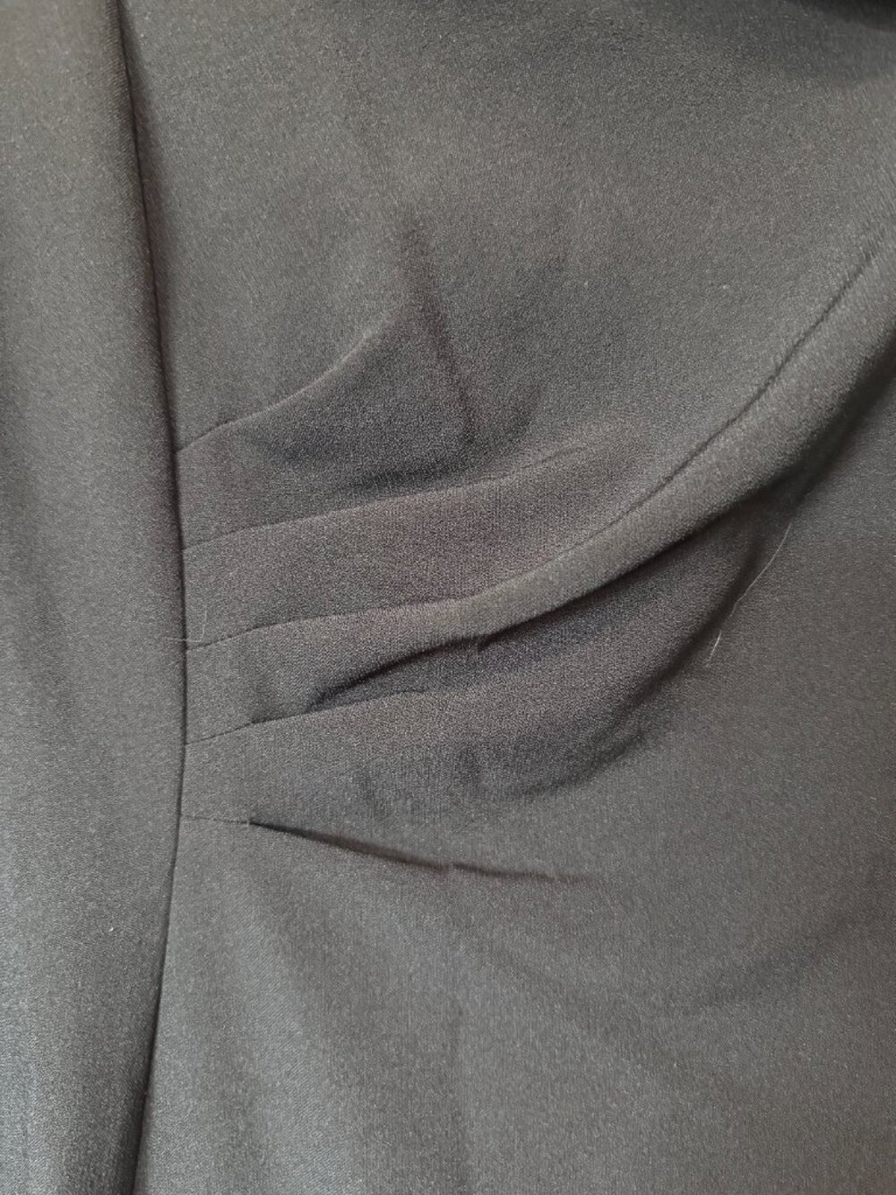 Tahari Black Sheath Dress, Aysmetrical Neckline - Excellent Condition - Size 8 - Picture 3 of 4